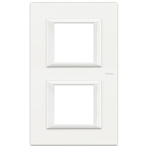 RAMKA PROSTOKĄTNA PIONOWA 2X2 MODUŁY AXOLUTE WHITE AXOLUTE - HA4802M2HD - LEGRAND