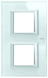 RAMKA PROTOKĄTNA PIONOWA 2X2 MODUŁY WHICE AXOLUTE - HA4802M2VSW - LEGRAND