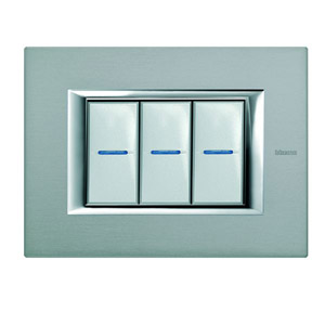 RAMKA PROTOKĄTNA 3 MODUŁY BRUSHED MERCURY AXOLUTE - HA4803AZ - LEGRAND