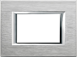 RAMKA PROTOKĄTNA 3 MODUŁY SZCZOTKOWANY CHROM AXOLUTE - HA4803CR - LEGRAND